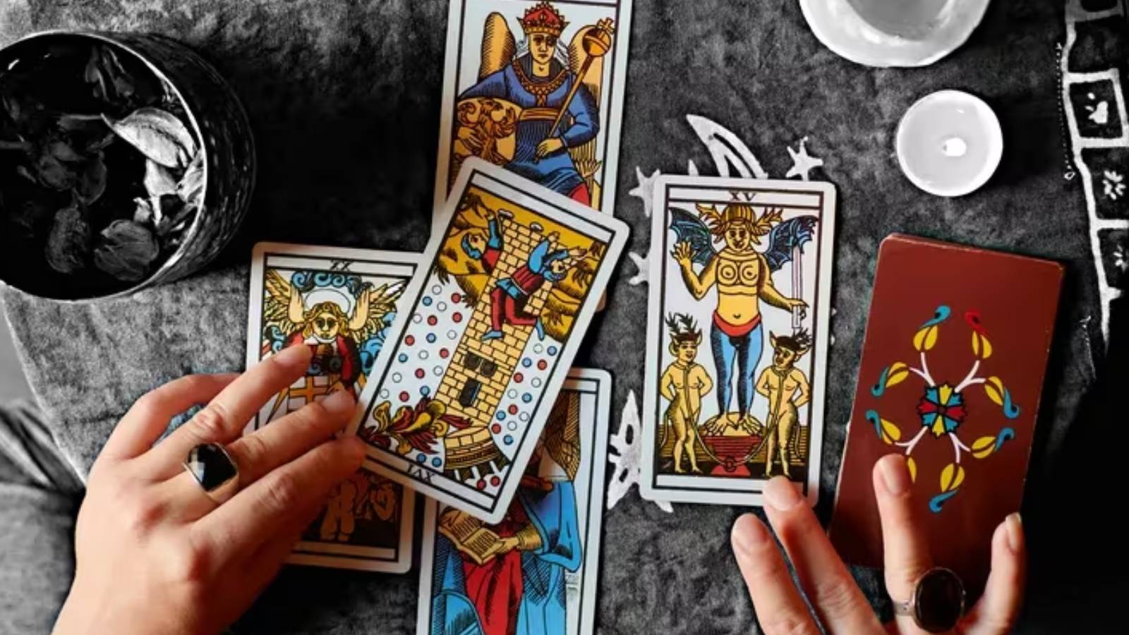 27 Eylül cuma tarot falı: Aşk, para ve büyük bir sürpriz seni bekliyor