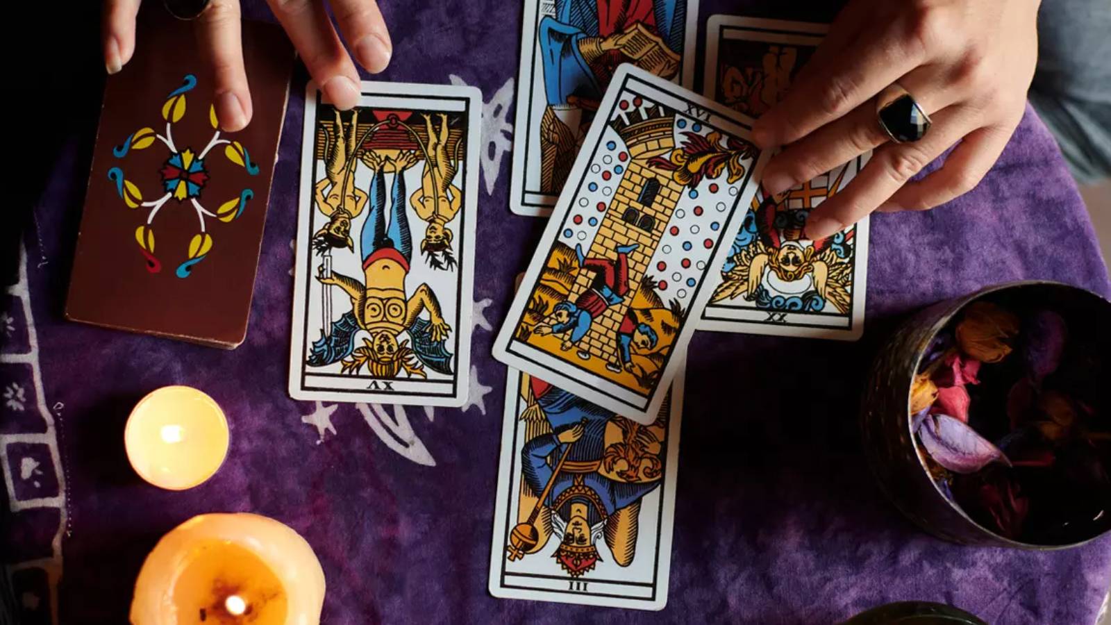 9 Ekim günlük tarot falı! Bugün seçtiğin kartlardan adeta para fışkırıyor