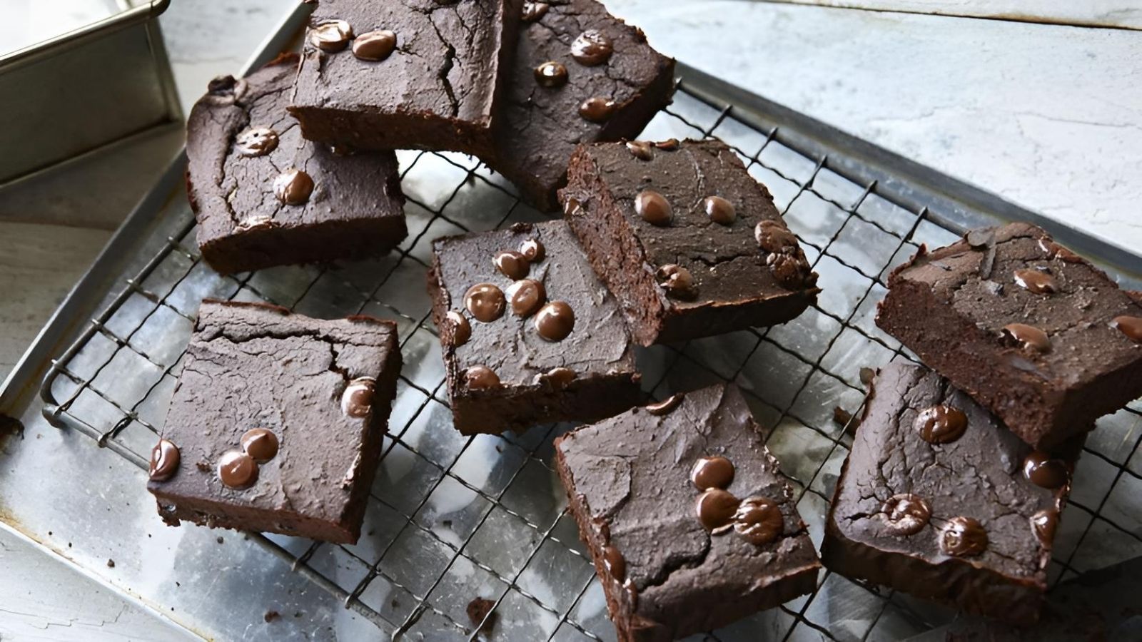 Zeynep Özkaya’dan şekersiz, unsuz ve yağsız sağlıklı brownie tarifi!