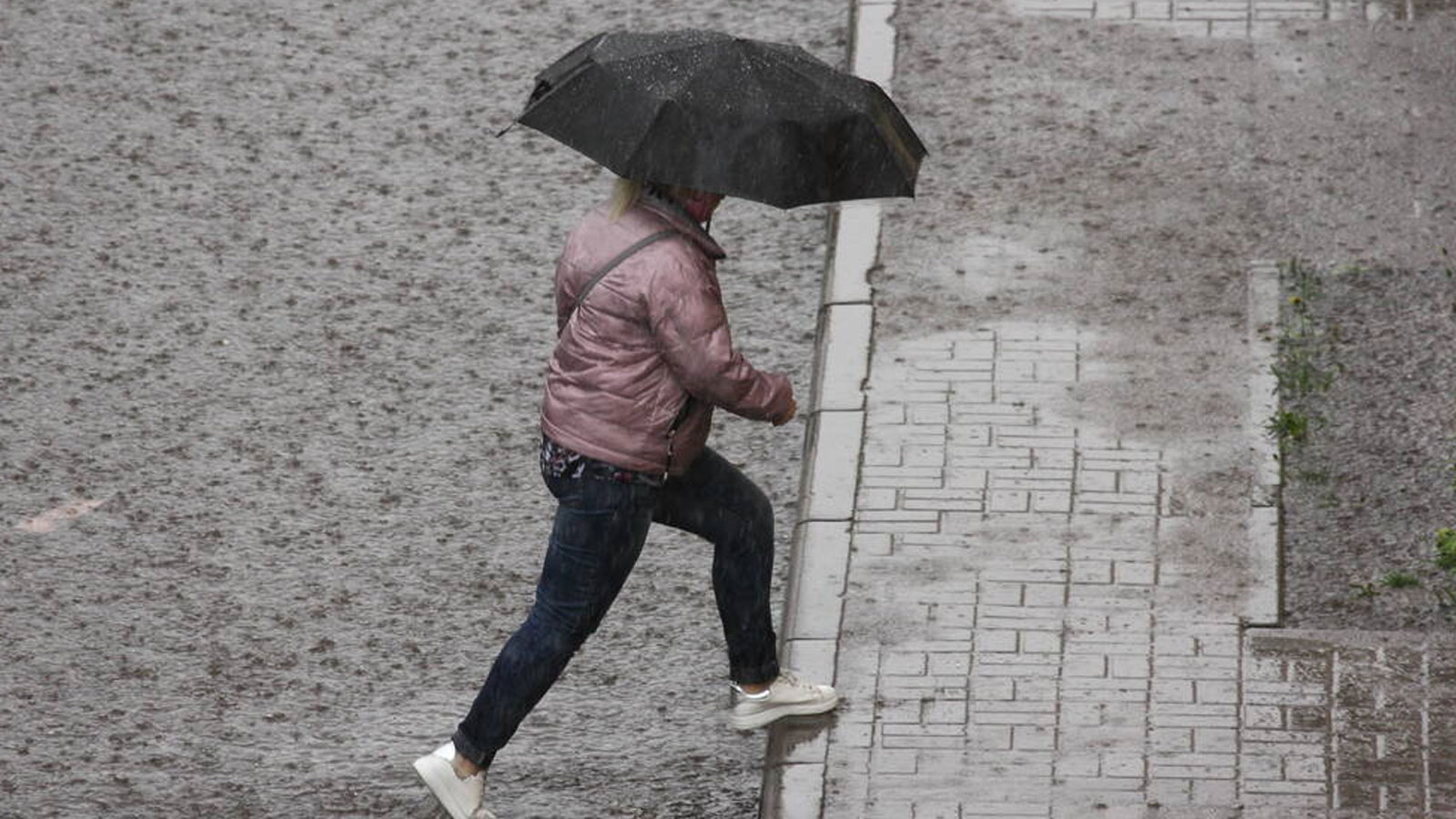 Meteoroloji açıkladı: &#039;Sağanak yağışa önlem alın!&#039; 26 Ekim 2024 hava durum raporu