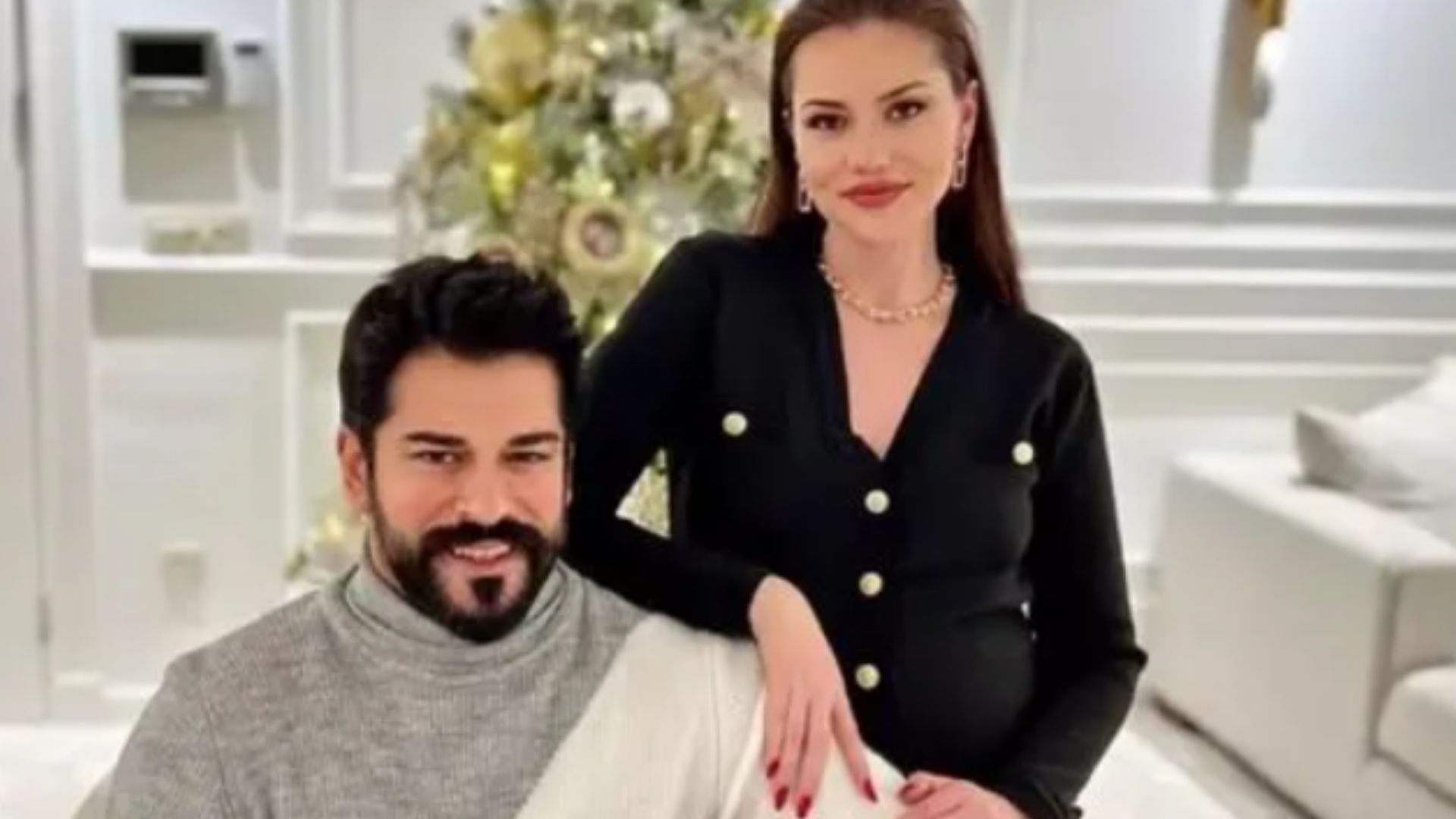 Fahriye Evcen çocuklarıyla beraber 29 Ekim&#039;i böyle kutladı!