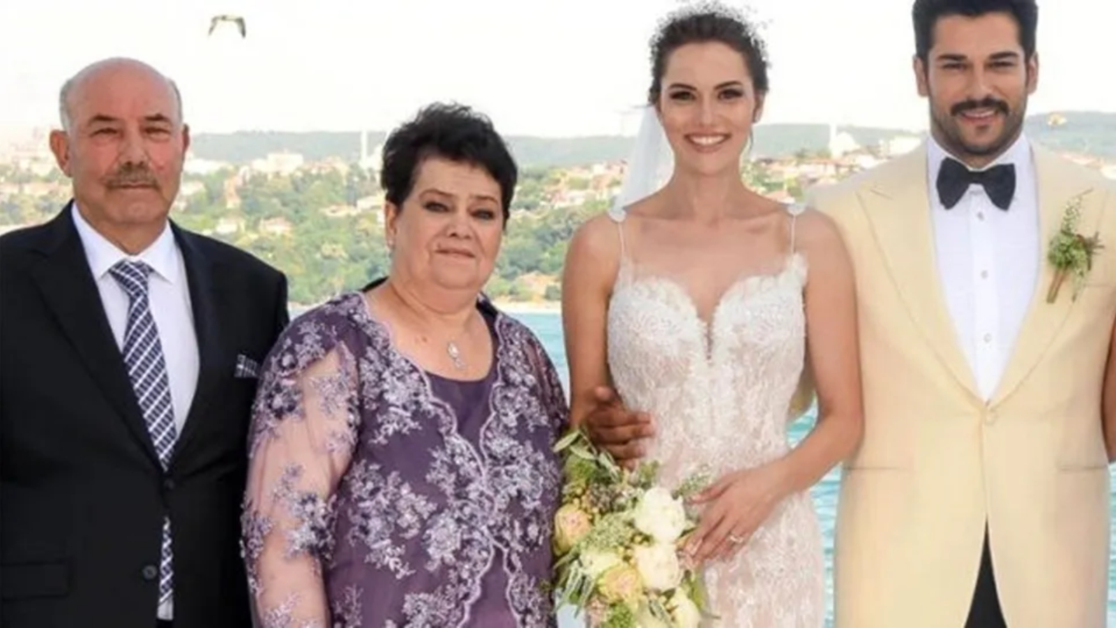 Fahriye Evcen kaç defa evlendi? Fahriye Evcen kimin kızı? Fahriye Evcen’in hayatı ve biyografisi