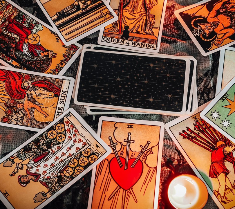 Tarot falınız bugün size daha duyarlı olmanız gerektiğini söylüyor! 8 Kasım tarot falınızda neler çıktı?