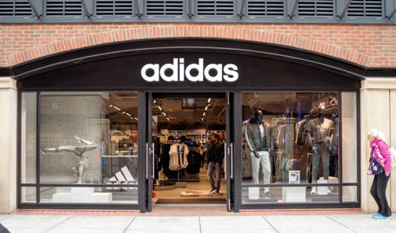 Dünyaca ünlü spor giyim markası Adidas Almanya’ya ait.